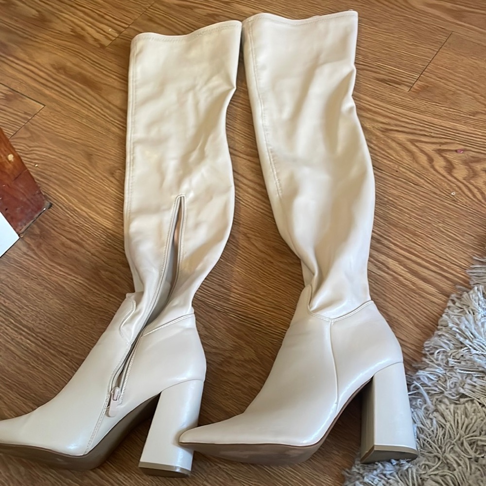 Tan/Cream suede knee-high boots (size 6)